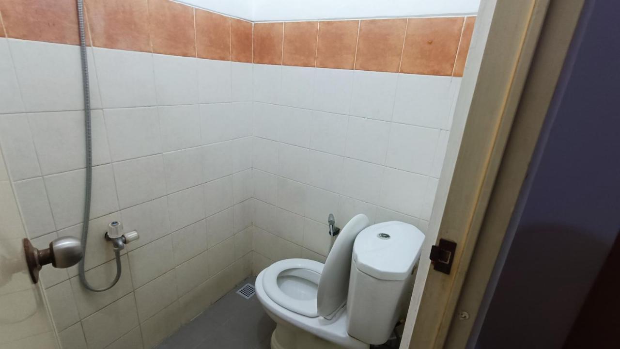 Hotel Oyo 91341 D'phoenix Anggrek Syariah